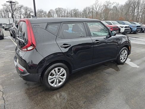 Used 2022 Kia Soul LX image 5
