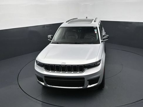 Used 2023 Jeep Grand Cherokee L Limited w/ Luxury Tech Group II AWD/4WD image 13