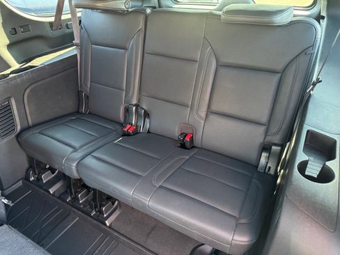 Used 2023 Chevrolet Suburban LT image 12