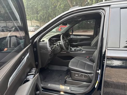 Used 2025 Cadillac Escalade Sport w/ Touring Package AWD/4WD image 13