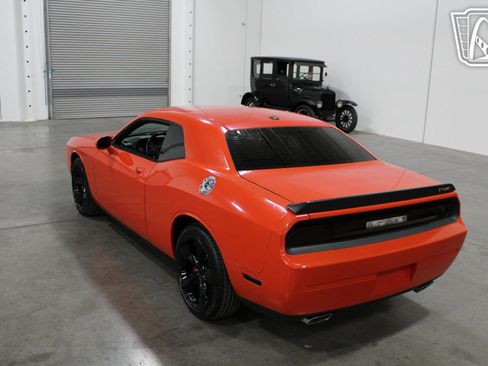 Used 2009 Dodge Challenger SRT8 image 15