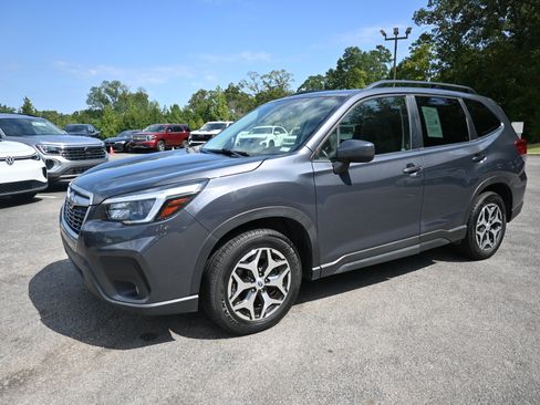 Used 2021 Subaru Forester Premium image 5