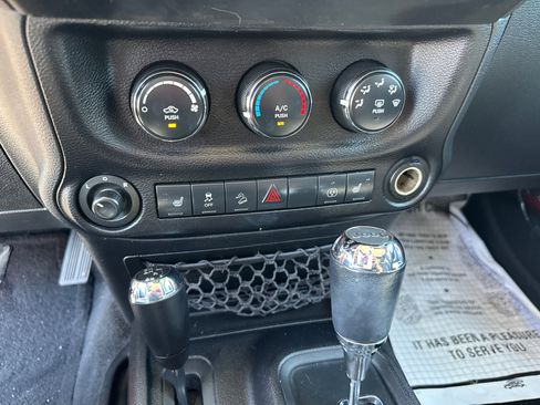 Used 2013 Jeep Wrangler Sahara w/ Connectivity Group AWD/4WD image 10