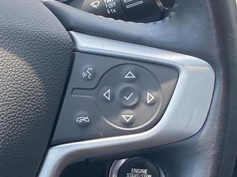 Used 2022 GMC Terrain SLT w/ Infotainment Package II image 9