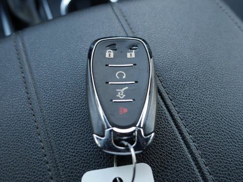 Used 2023 Chevrolet Traverse LT image 20