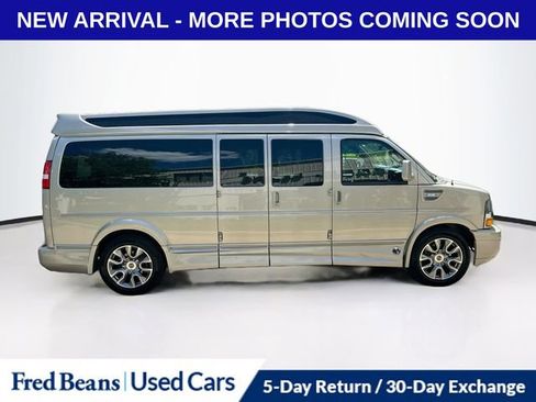 Used 2024 Chevrolet Express 2500 Extended RWD image 9