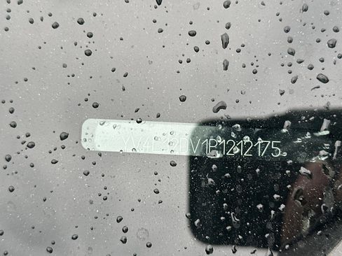 Certified 2023 Volvo XC60 B5 Core w/ Climate Package image 3