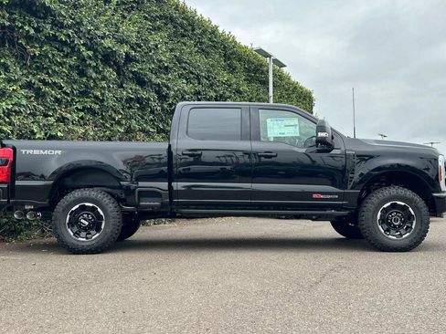 New 2026 Ford F250 Platinum w/ Tremor Off-Road Package image 3