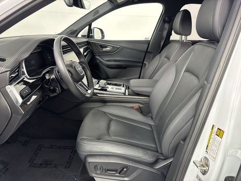 Used 2025 Audi Q7 3.0T Premium Plus w/ Premium Plus Package AWD/4WD image 2