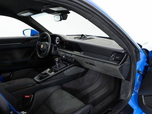 Used 2022 Porsche 911 GT3 RWD image 9