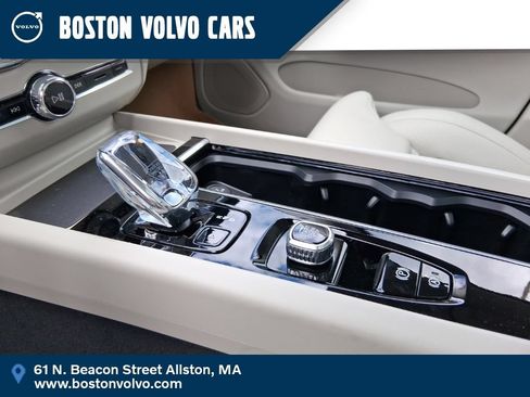 New 2026 Volvo XC60 T8 Ultra w/ Protection Package Premier AWD/4WD image 10