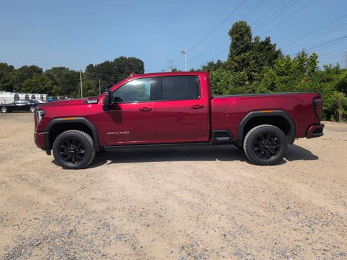 Used 2024 GMC Sierra 2500 AT4 w/ AT4 Premium Plus Package AWD/4WD image 2