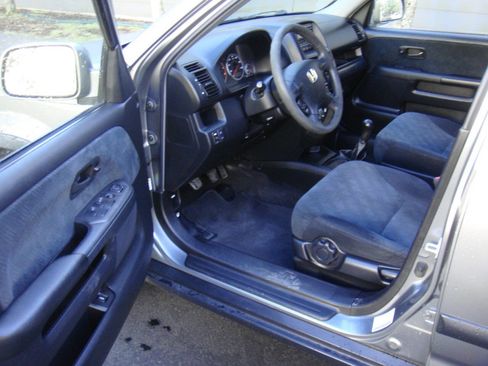 Used 2005 Honda CR-V EX image 9