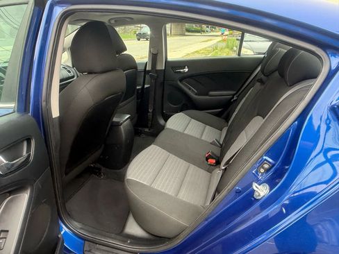 Used 2017 Kia Forte S w/ S Premium Package image 32