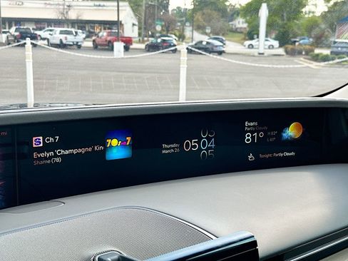 Used 2024 Lincoln Nautilus Reserve w/ Equipment Group 203A image 13