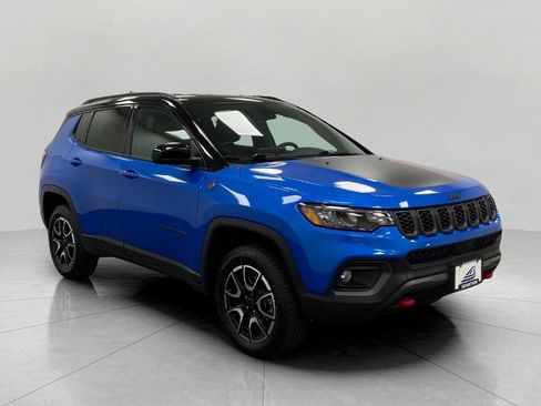 Used 2025 Jeep Compass Trailhawk AWD/4WD image 61