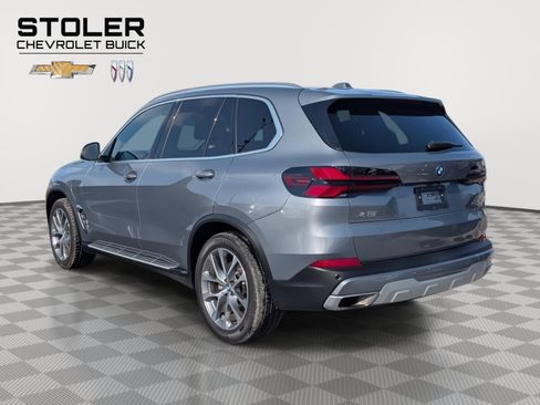 Used 2025 BMW X5 xDrive50e AWD/4WD image 3