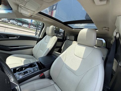 Used 2020 Ford Edge Titanium w/ Equipment Group 301A FWD image 16