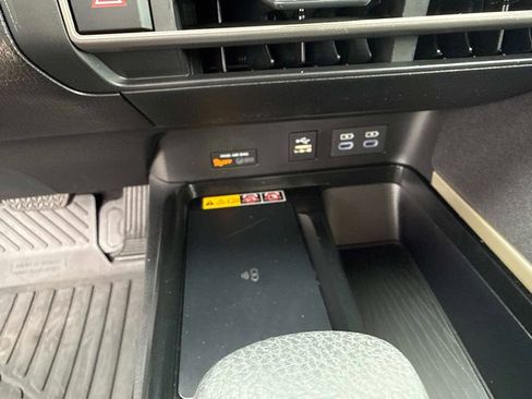 Used 2025 Toyota Camry LE w/ Convenience Package image 20