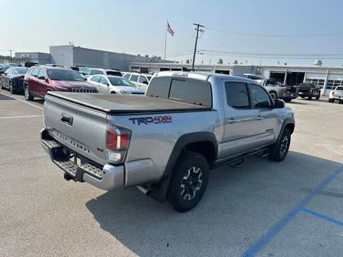 Used 2021 Toyota Tacoma TRD Off-Road w/ Technology Package AWD/4WD image 22
