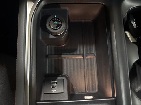 Used 2025 Ford Expedition Max Active image 38