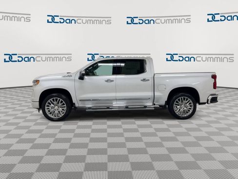 Used 2024 Chevrolet Silverado 1500 High Country w/ High Country Premium Package AWD/4WD image 5