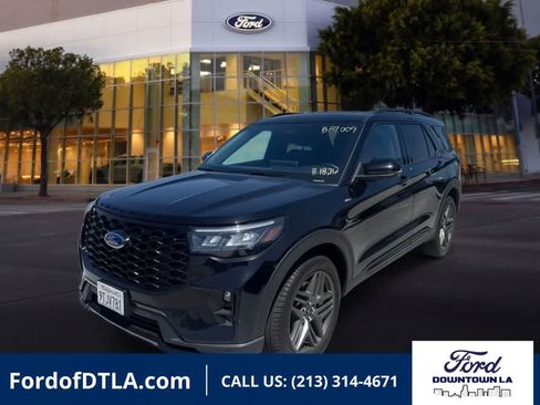 Used 2025 Ford Explorer ST-Line w/ ST-Line Street Pack AWD/4WD image 1