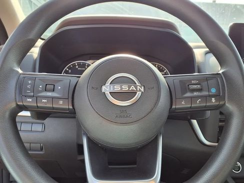 Used 2023 Nissan Rogue SV FWD image 9