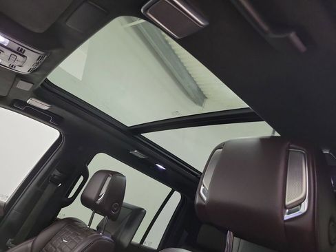 Used 2022 Cadillac Escalade ESV Sport Platinum w/ LPO, ONYX Package image 19