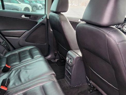 Used 2017 Volkswagen Tiguan Sport image 21