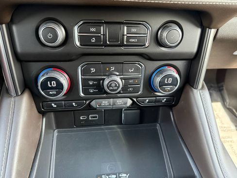 Used 2023 Chevrolet Tahoe LT AWD/4WD image 34