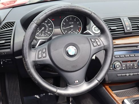 Used 2011 BMW 135i Convertible image 22