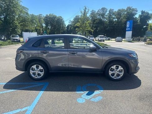 Used 2024 Honda HR-V LX image 9
