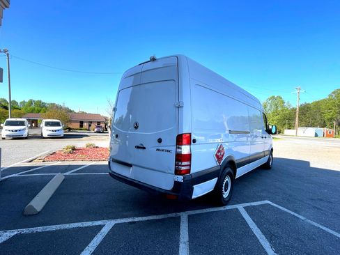 Used 2012 Mercedes-Benz Sprinter 2500 image 7