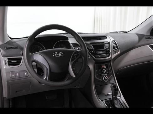 Used 2016 Hyundai Elantra SE image 6