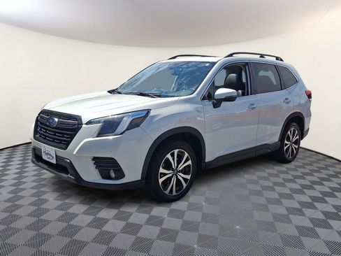 Used 2023 Subaru Forester Limited w/ Popular Package #2 AWD/4WD image 3