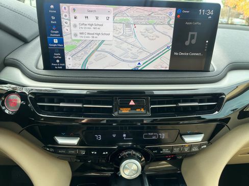 Used 2025 Acura MDX FWD image 27