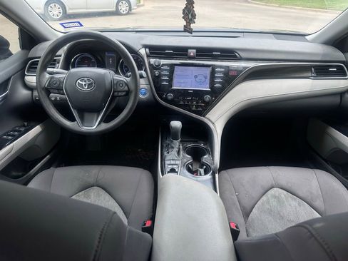 Used 2020 Toyota Camry LE FWD image 16