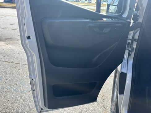 Used 2024 Mercedes-Benz Sprinter 2500 image 13