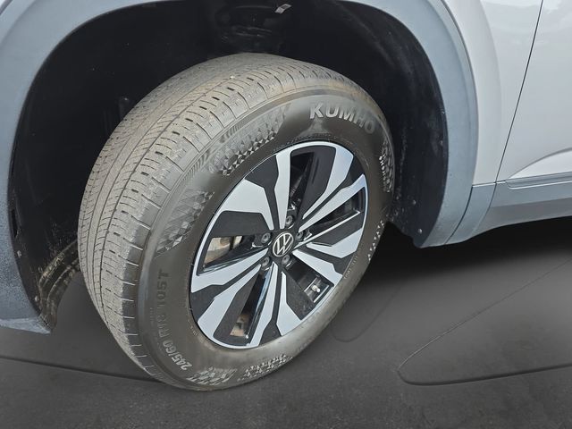 Used 2024 Volkswagen Atlas Cross Sport SE AWD/4WD image 35