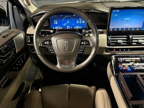 Used 2024 Lincoln Navigator Reserve AWD/4WD image 20