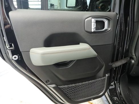 New 2026 Jeep Gladiator Mojave w/ Safety Group AWD/4WD image 29