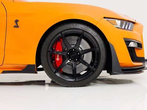 Used 2021 Ford Mustang Shelby GT500 w/ Carbon Fiber Track Pack RWD image 12