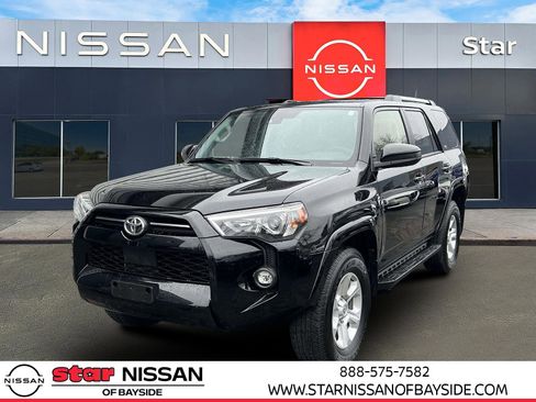Used 2024 Toyota 4Runner SR5 AWD/4WD image 3