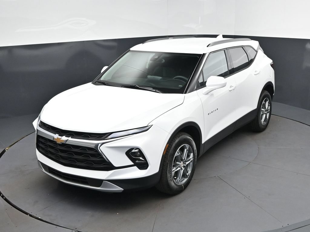 New 2026 Chevrolet Blazer LT w/ Convenience Package FWD image 30