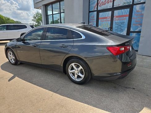 Used 2017 Chevrolet Malibu LS w/ LPO, Convenience Package 1 FWD image 6