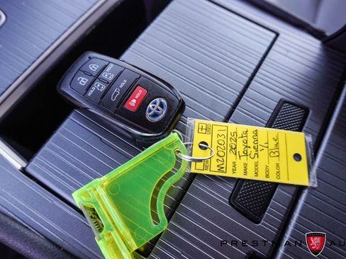 Used 2025 Toyota Sienna XLE w/ XLE Plus Package image 51