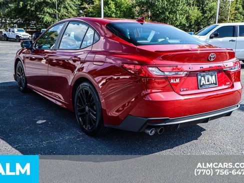 Used 2025 Toyota Camry SE image 8