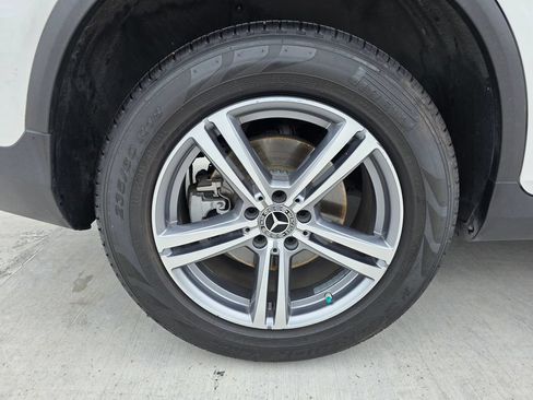 Used 2022 Mercedes-Benz GLC 300 image 9