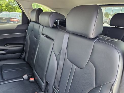 Used 2024 Kia Sorento S FWD image 32